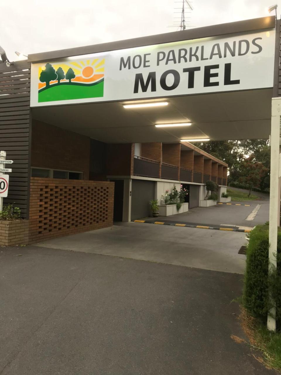 Moe Parklands Motel Bagian luar foto